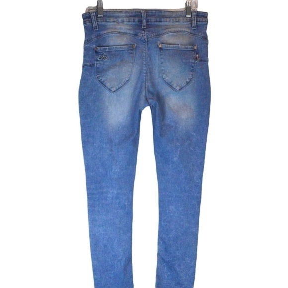 J& Joy Light Wash Skinny Jeans, Size 31/32 - Picture 5 of 16